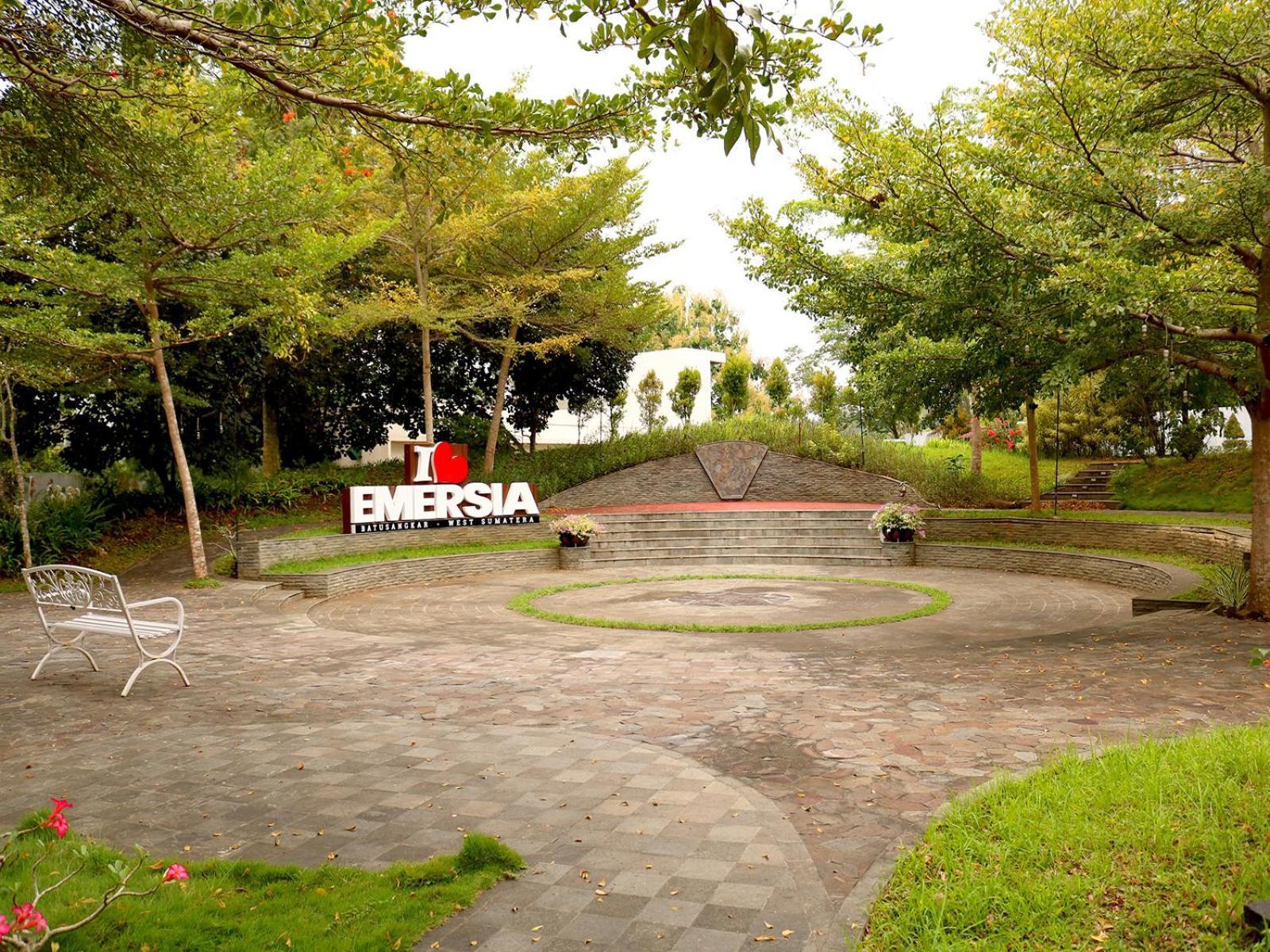 Hotel Emersia Batusangkar Exterior foto